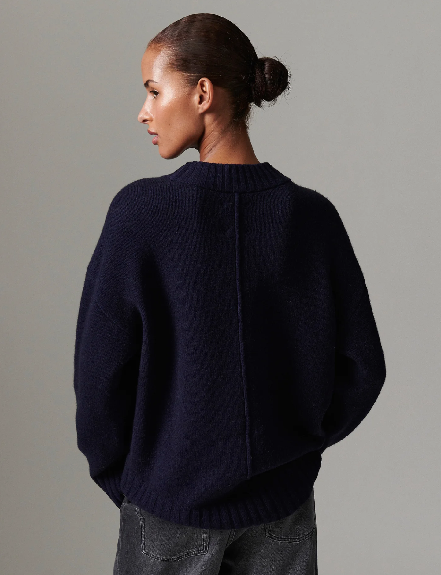 Glen Soft Lamb Dark Sapphire Gensere