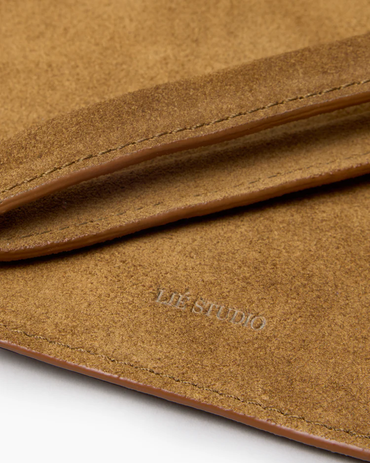 The Charlie Clutch Maple Brown Suede Vesker