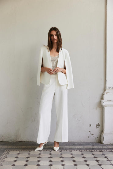 Beverly Cape White Blazere