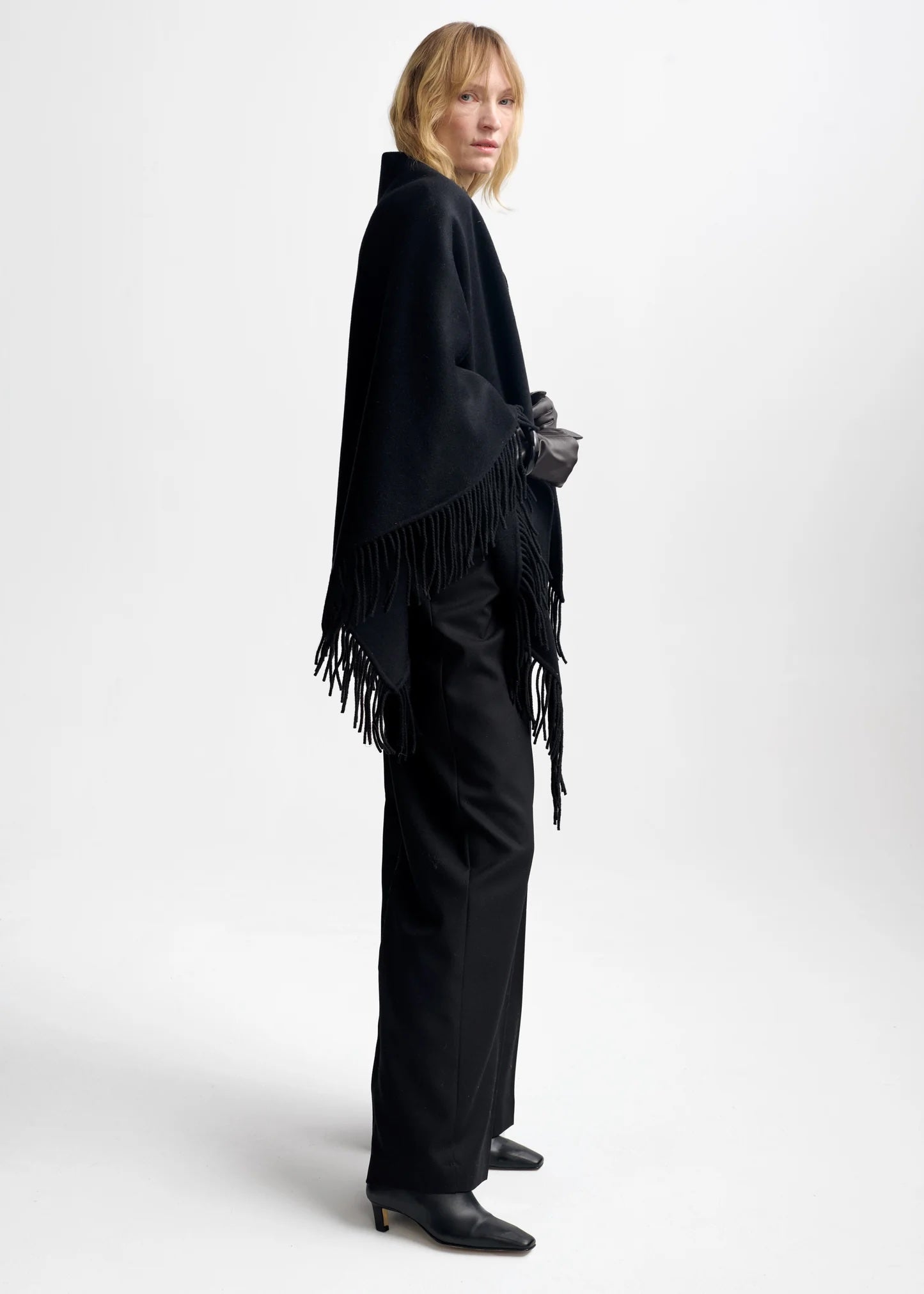 Alba Wool Scarf Black Skjerf
