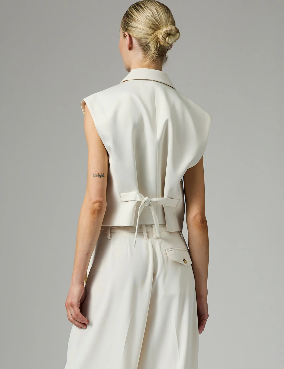 Marnie - Classic Gabardine Vester