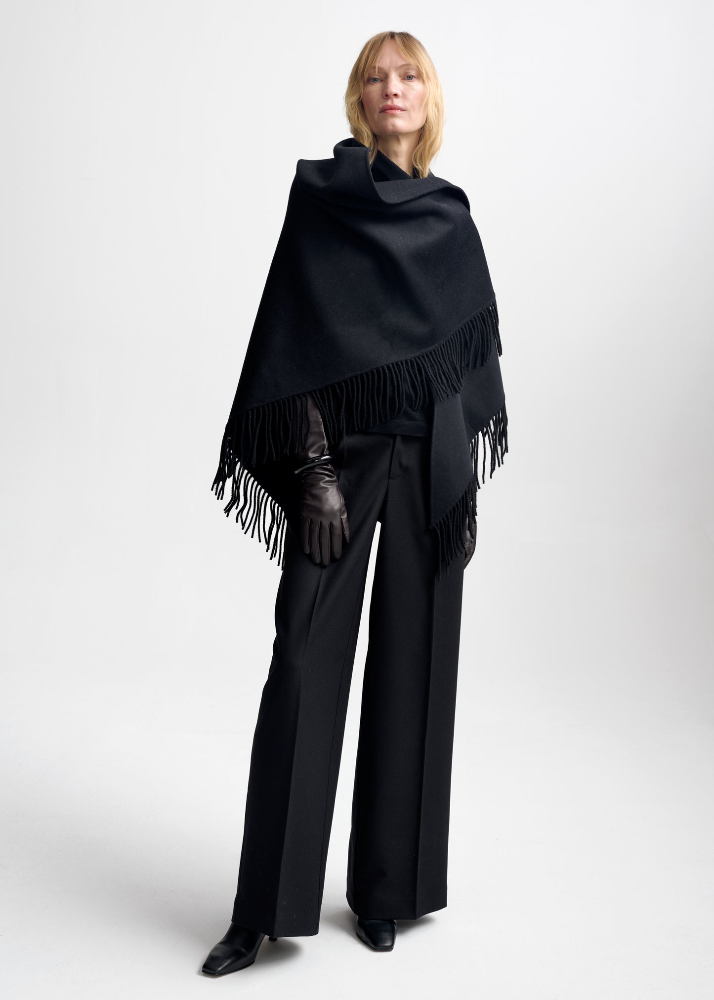 Alba Wool Scarf Black Skjerf