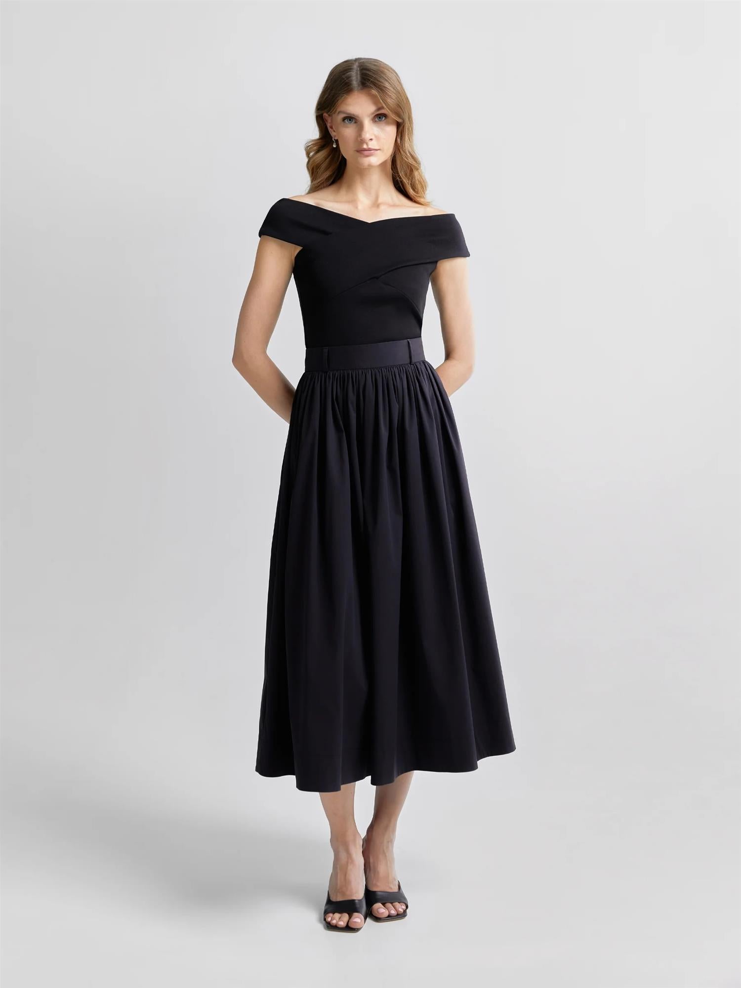 Fiia Skirt Black Skjørt