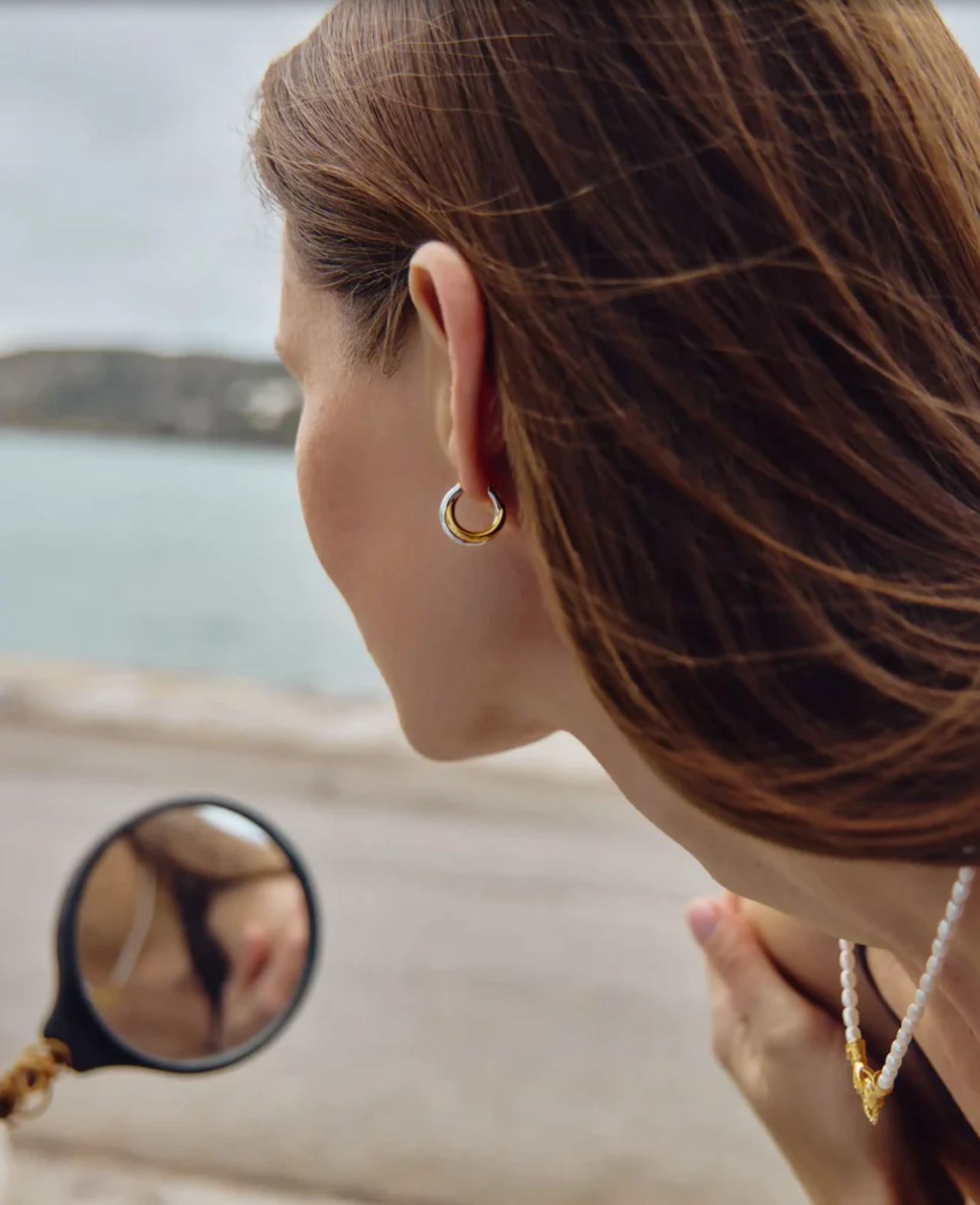 Øredobber | Lucy Williams Entwine Small Hoop Earrings