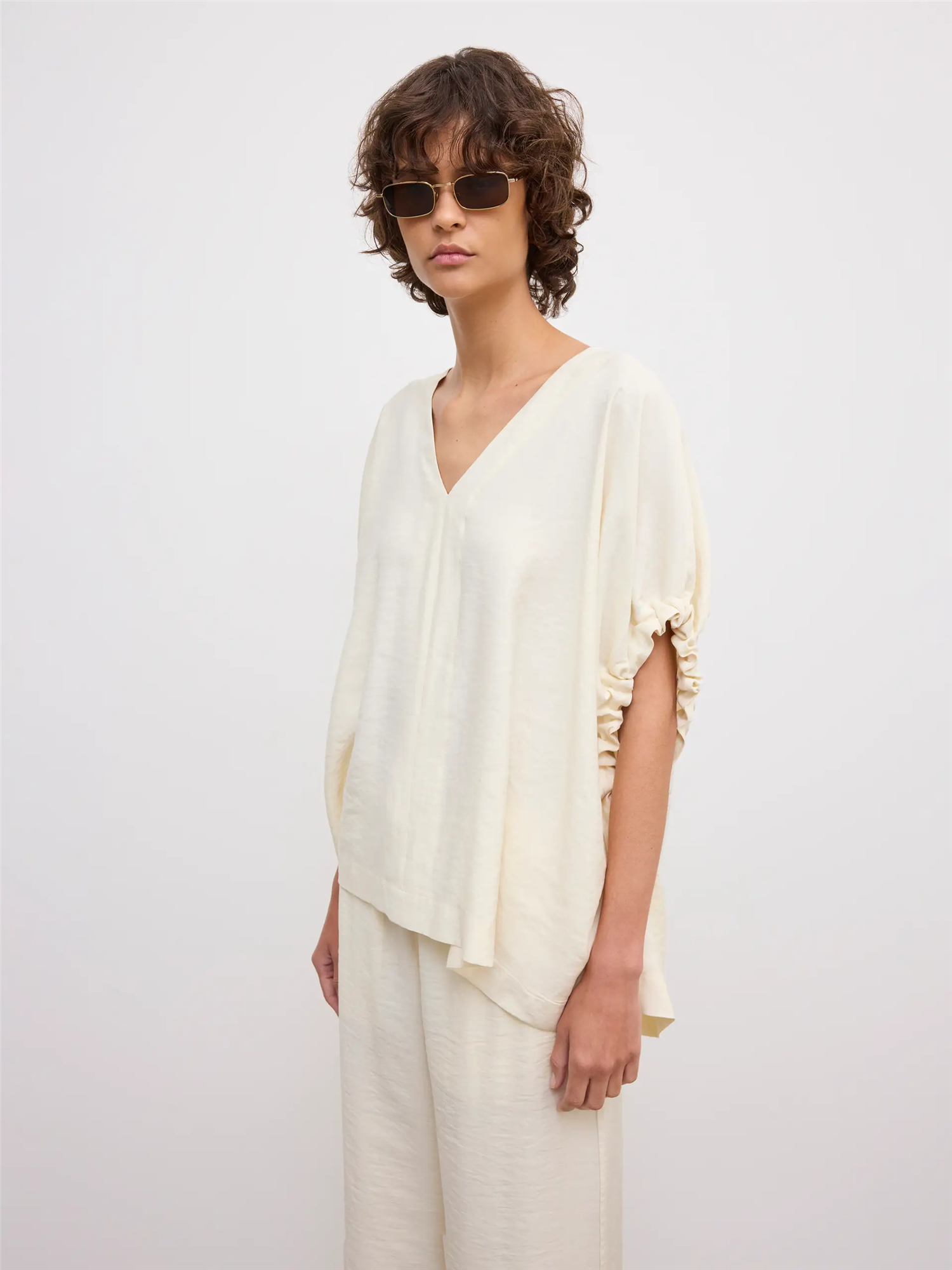 Rouched V-neck Top Off White Bluser