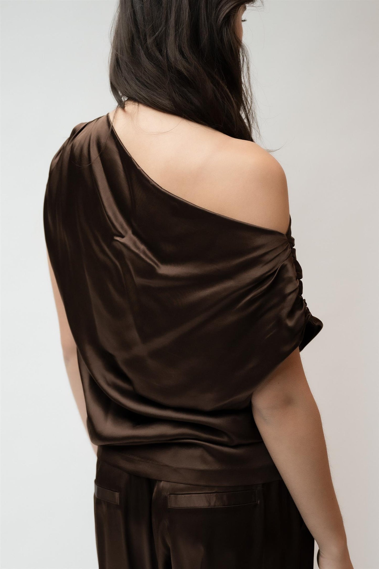 Adhara Top Walnut Bluser