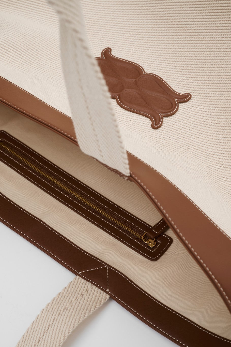 Monogram Grand Canvas Tote Light Taupe Vesker