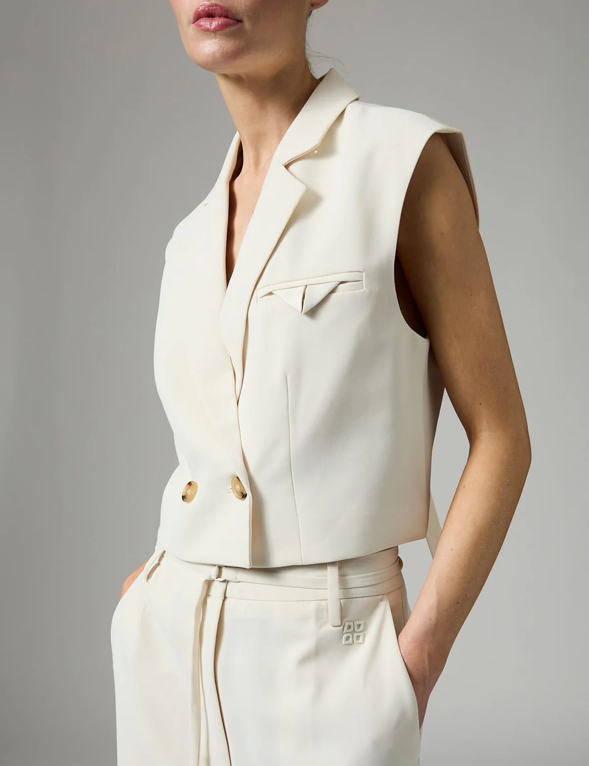 Marnie - Classic Gabardine Vester