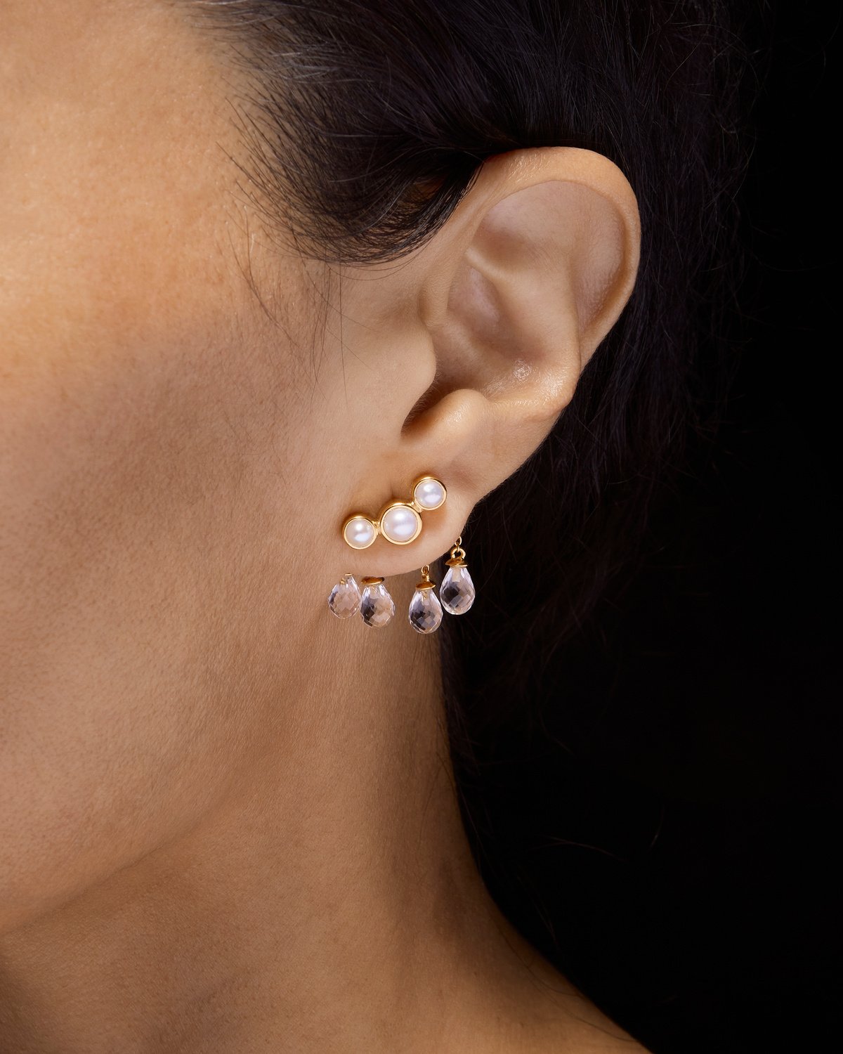 Rain Earring Small Gold Pleated - Freshwater Pearl & Quartz Øredobber
