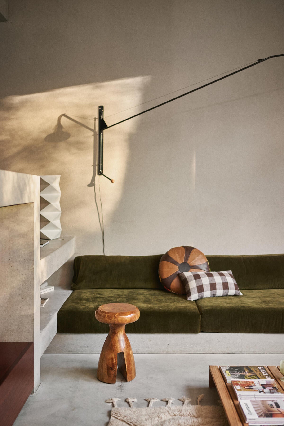 Wooden stool chestnut