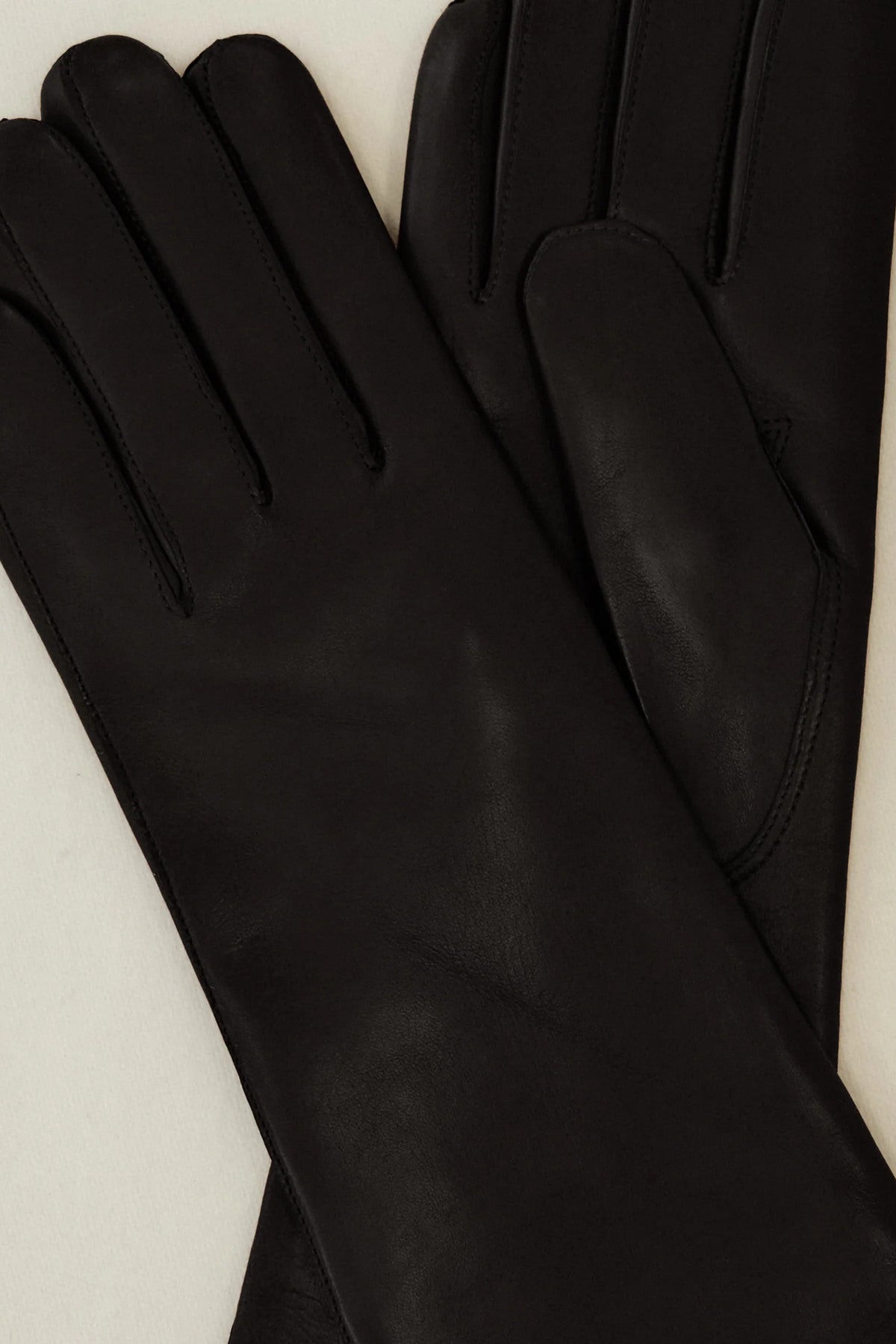 Piret Gloves