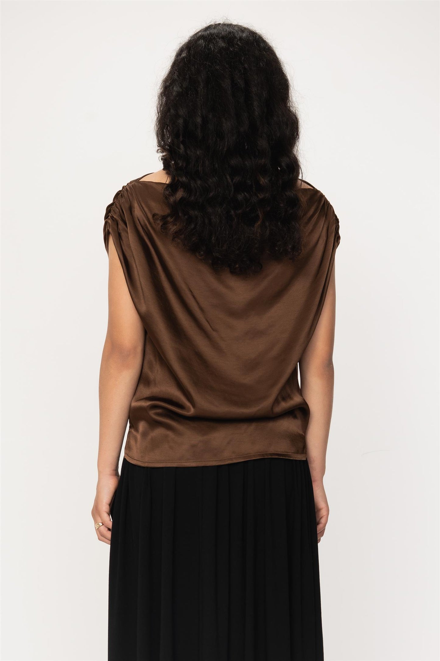 Adhara Top Walnut Bluser