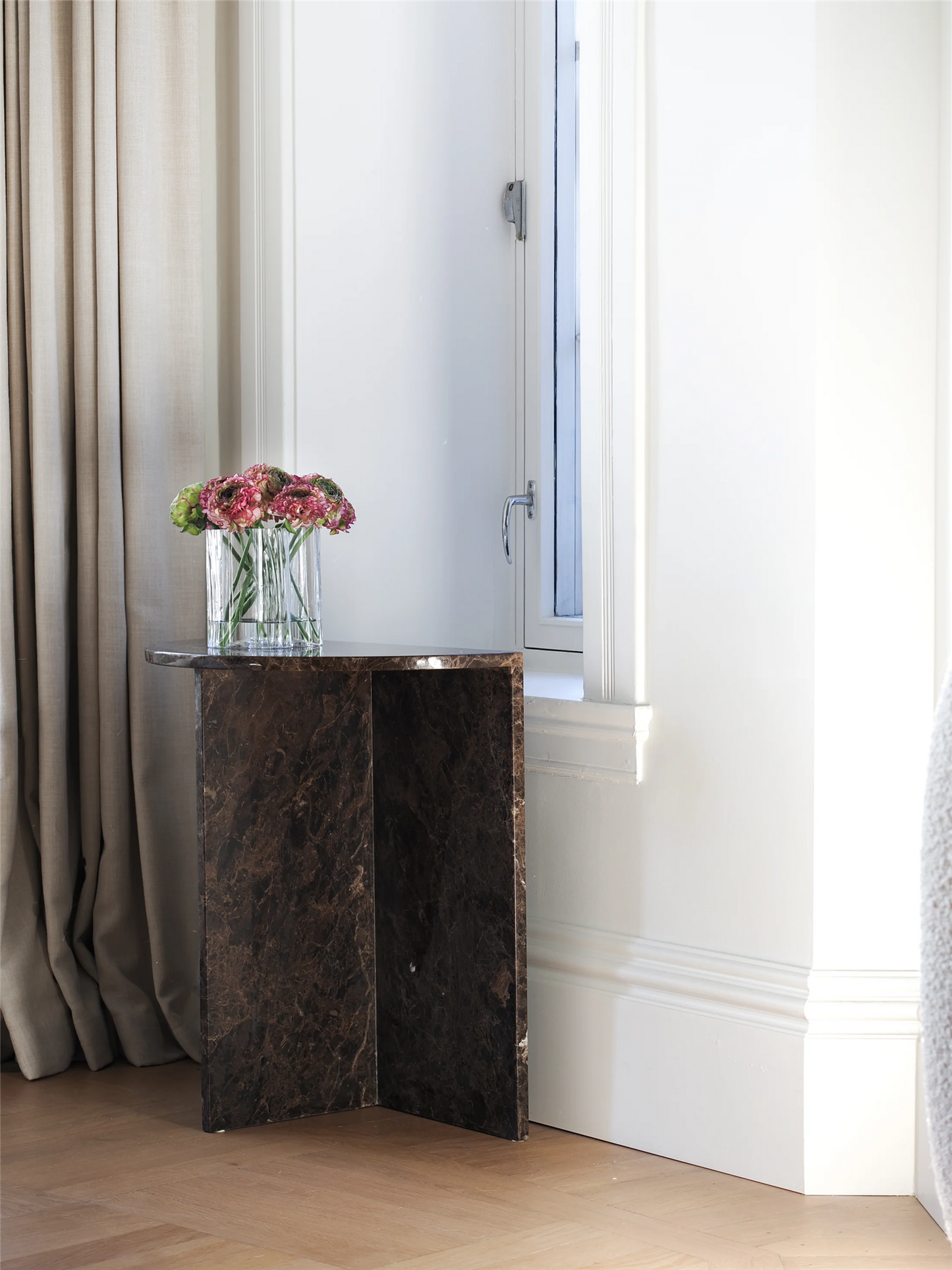 Moon Side Table Brown Bord