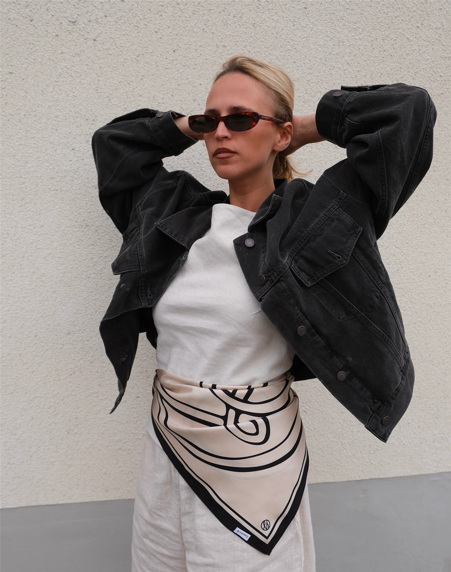 Monogram Scarf Sand Skjef