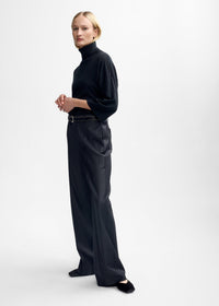 Tia Merino Knit Black Gensere