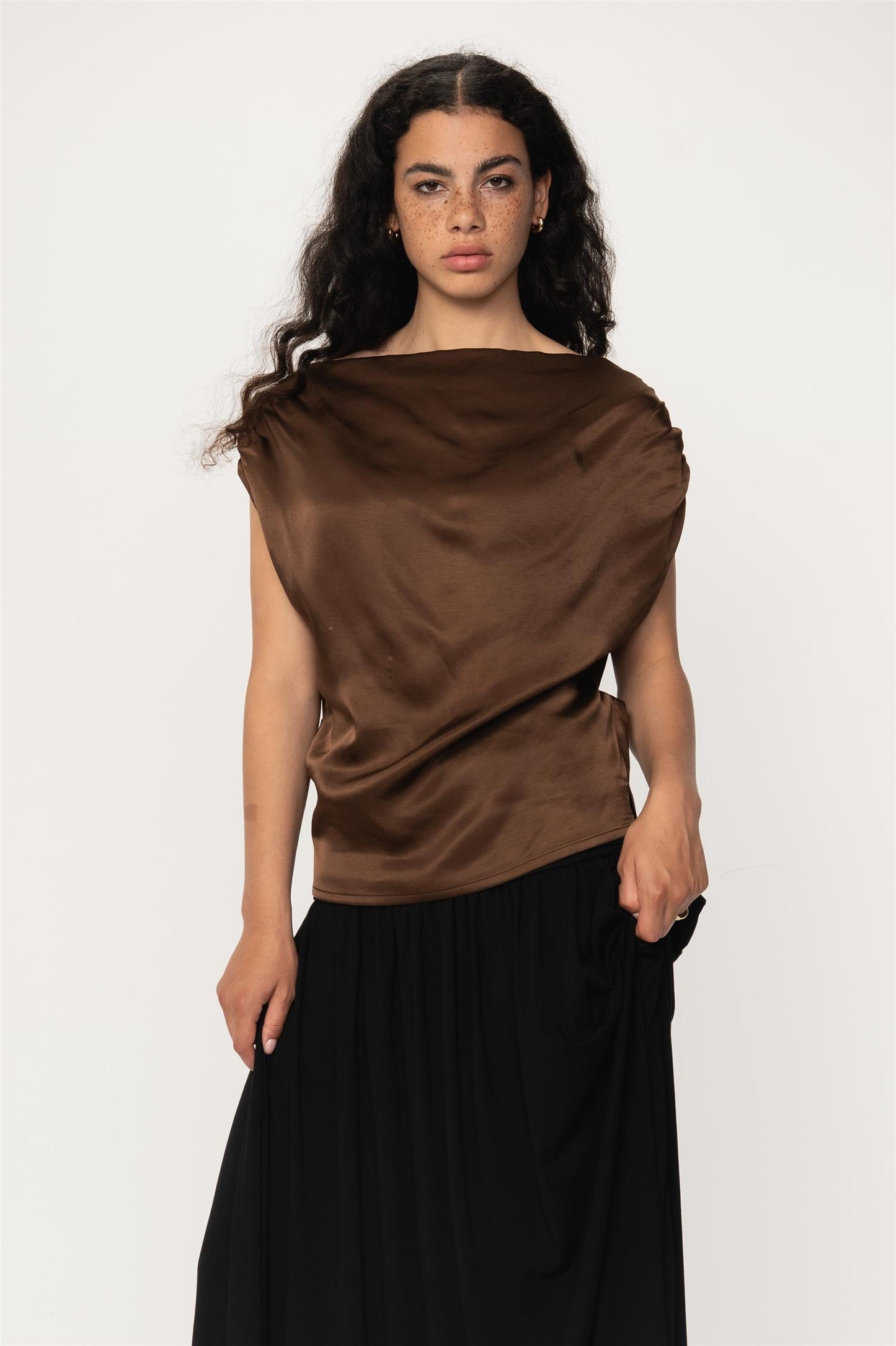 Adhara Top Walnut Bluser
