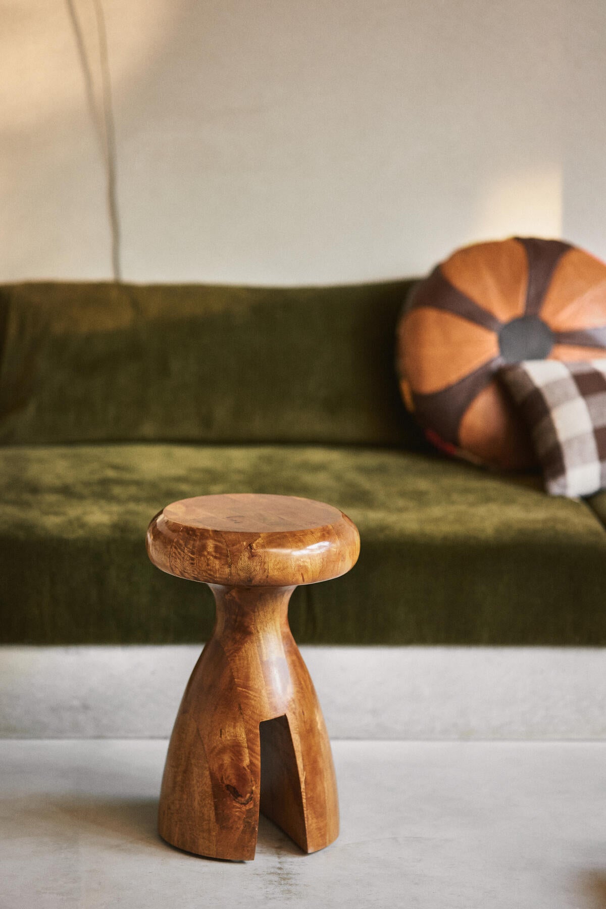 Wooden stool chestnut