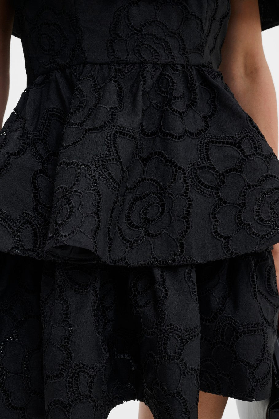 Tracy Off Shoulder Lace Mini Dress Black Kjoler