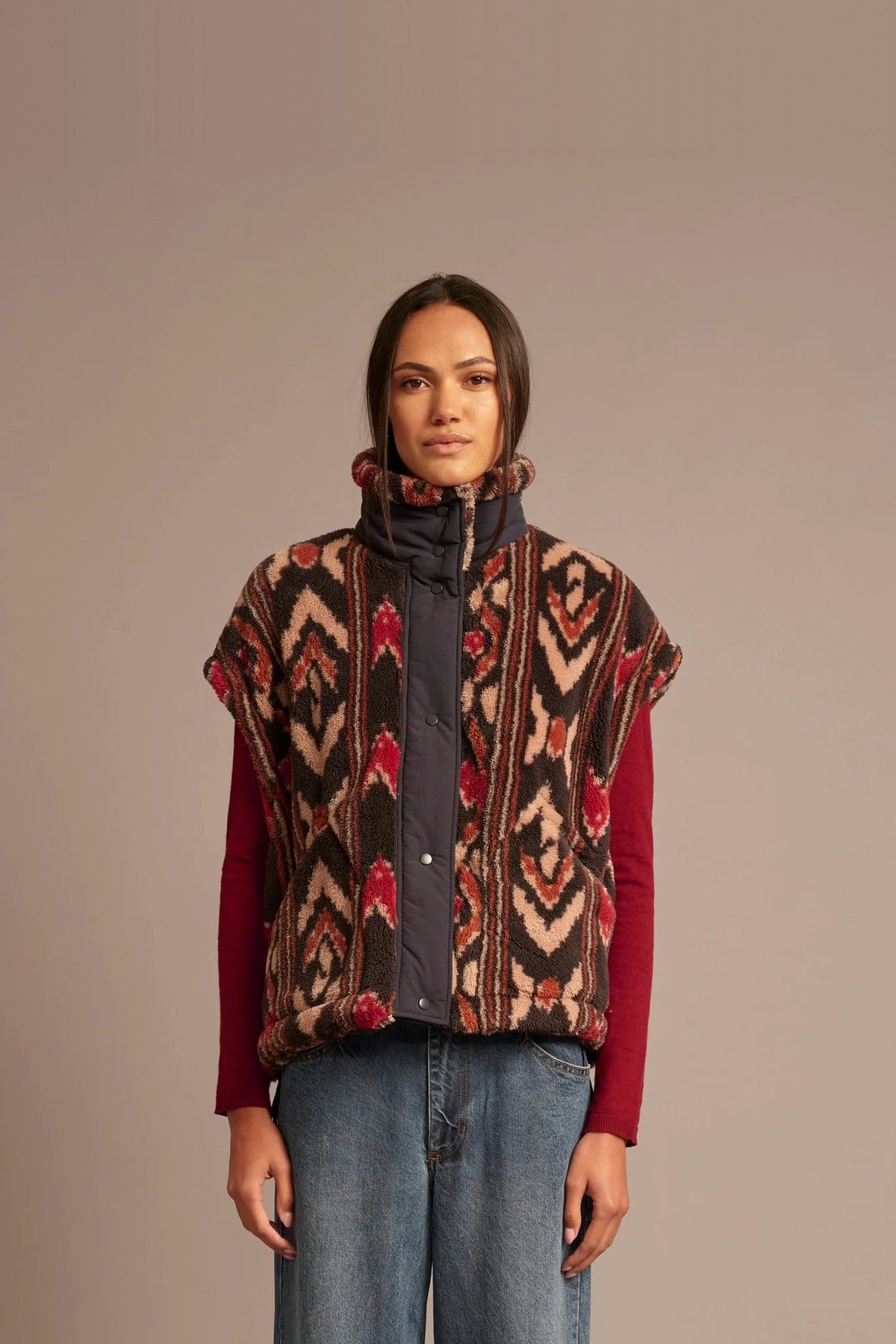 Ravena Vest