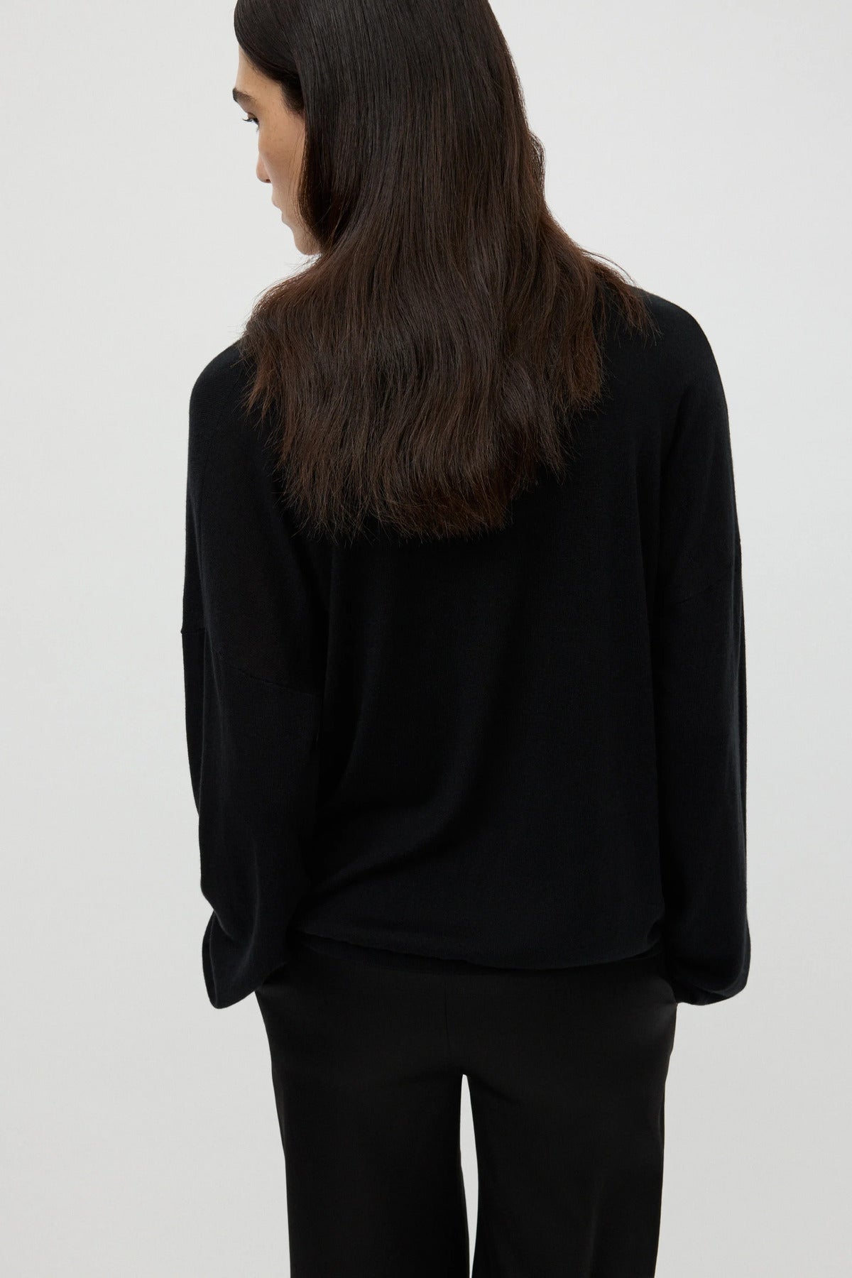 Featherlight V-neck