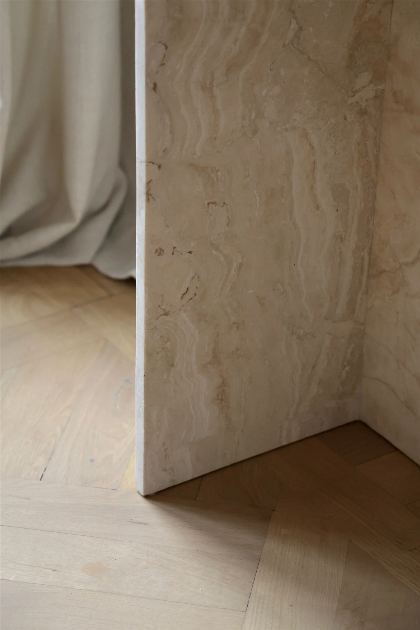 Moon Side Table Sand Bord